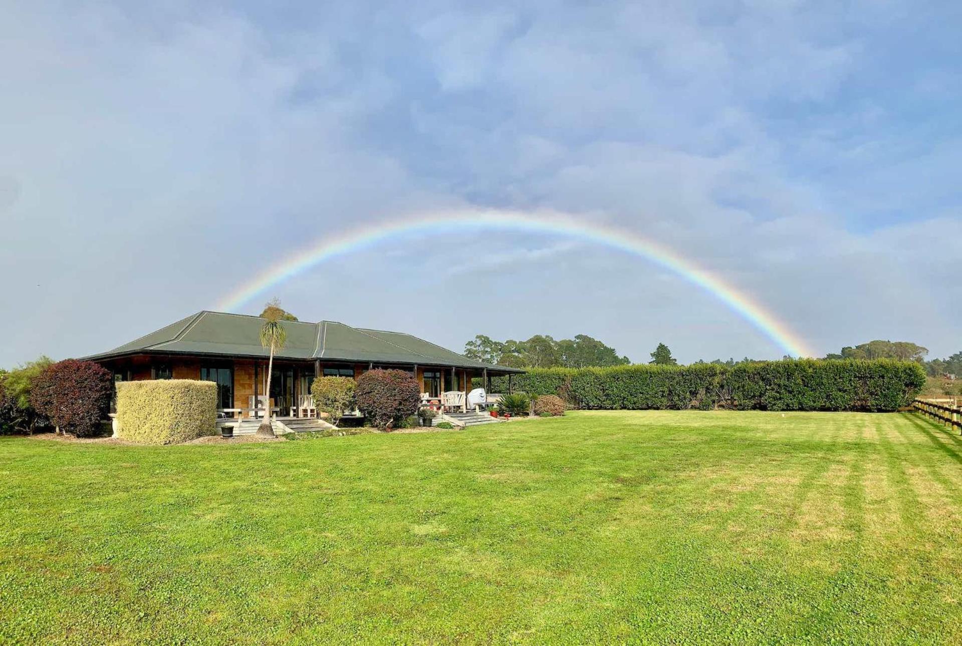 เฮฟเว่น เรสต์ บีแอนด์บี Bed & Breakfast Pukekohe ภายนอก รูปภาพ