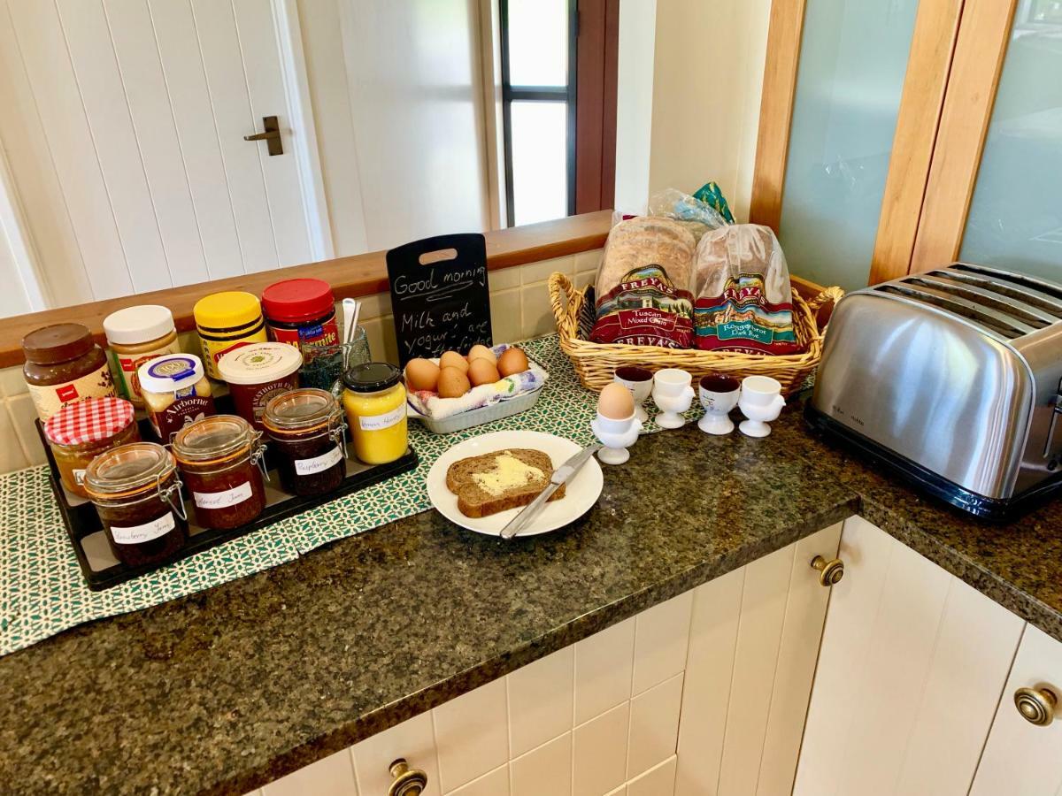 เฮฟเว่น เรสต์ บีแอนด์บี Bed & Breakfast Pukekohe ภายนอก รูปภาพ