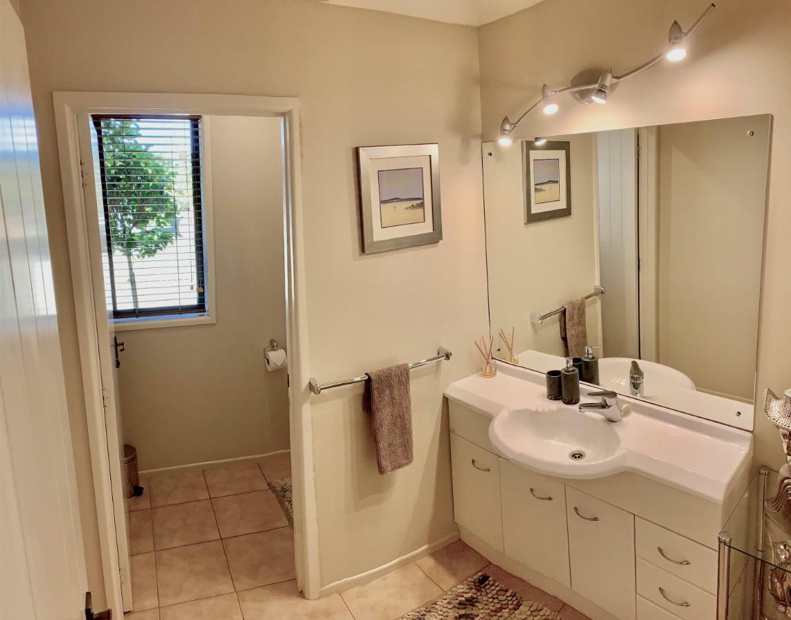 เฮฟเว่น เรสต์ บีแอนด์บี Bed & Breakfast Pukekohe ภายนอก รูปภาพ